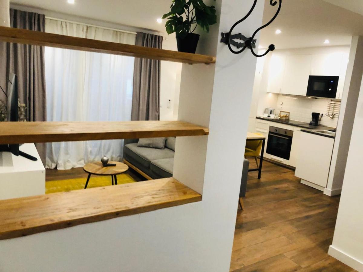 Petit Apartment Los Remedios セビリア エクステリア 写真