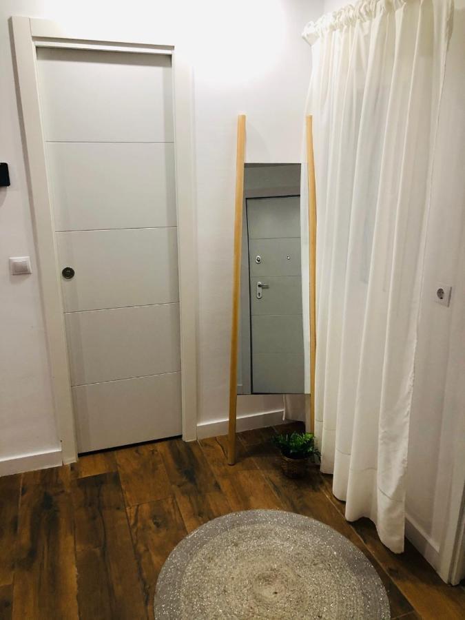 Petit Apartment Los Remedios セビリア エクステリア 写真