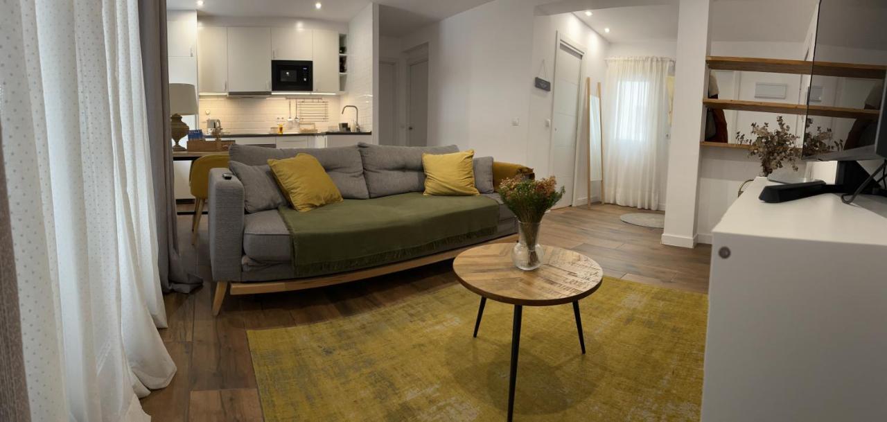 Petit Apartment Los Remedios セビリア エクステリア 写真